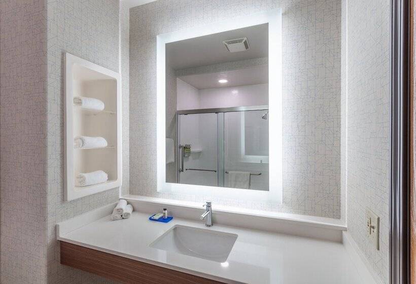 标准间, Holiday Inn Express Rockford Loves Park, An Ihg