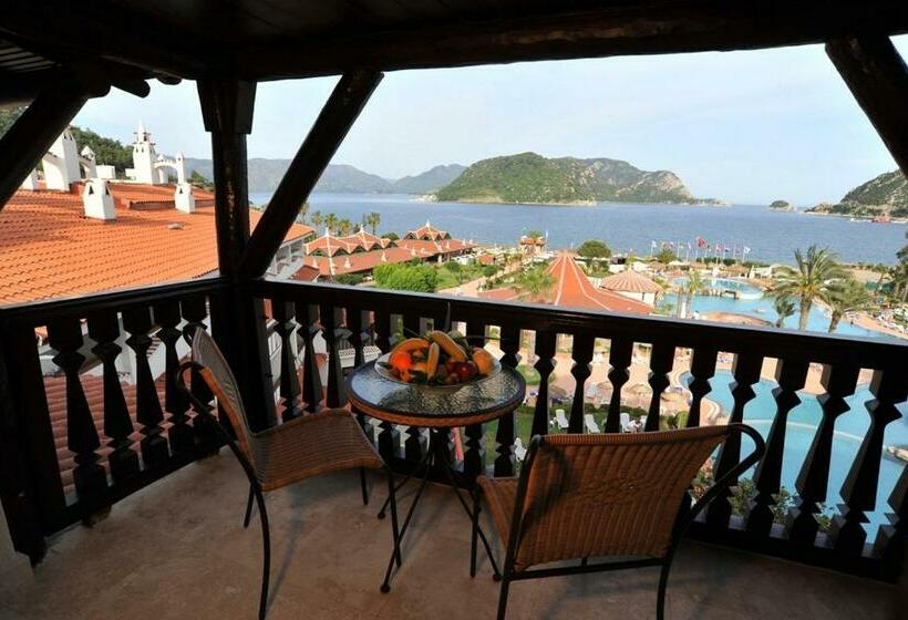 اتاق لوکس با چشم‌انداز دریا, Marti Resort Deluxe
