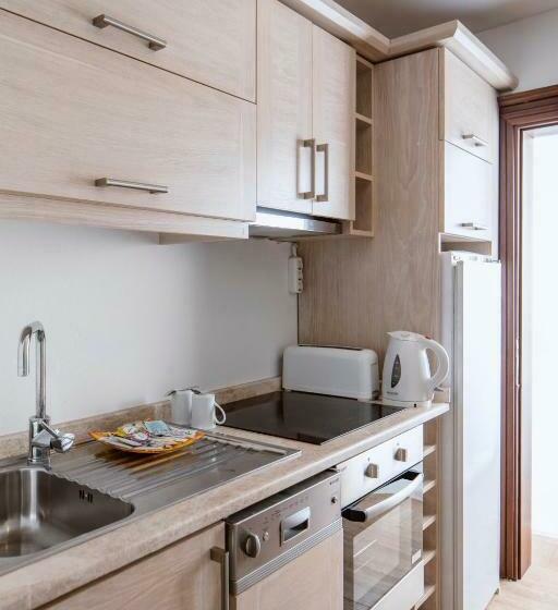 سوئیت با تخت بزرگ, Marti Resort Deluxe
