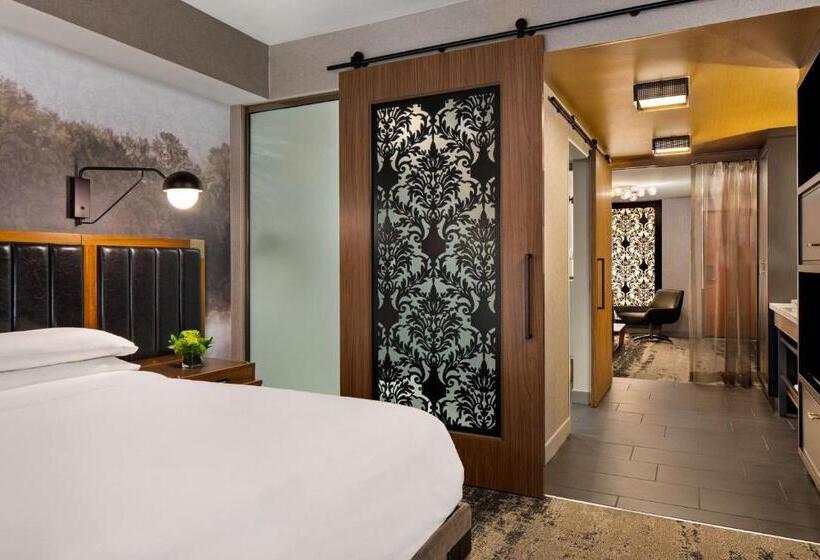 스위트 킹사이즈 침대, Renaissance Minneapolis Hotel, The Depot