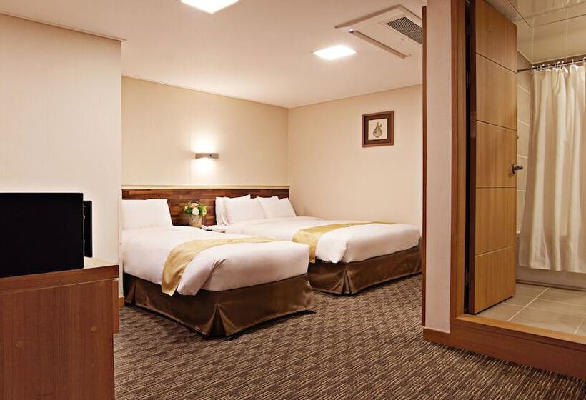 Номер Deluxe, Skypark Myeongdong 1