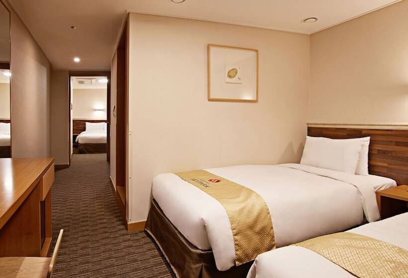 Семейный Номер, Skypark Myeongdong 1
