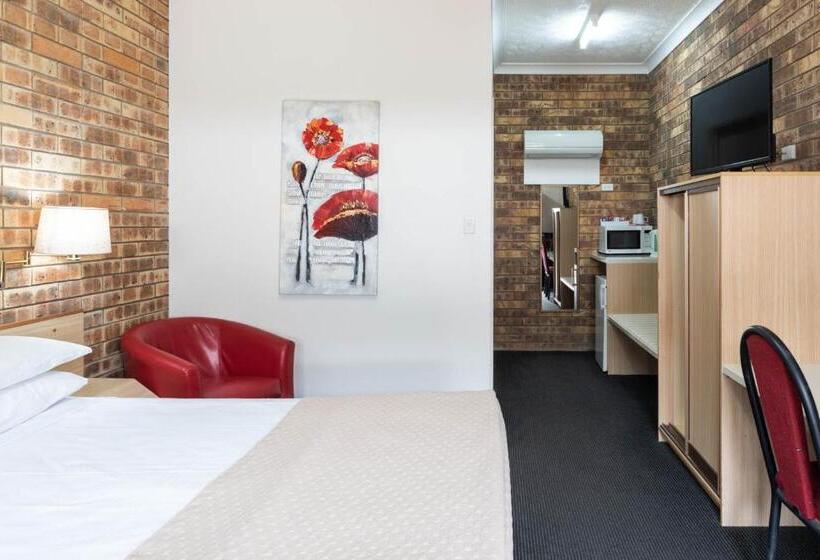 스탠다드 스튜디오, Longreach Motor Inn