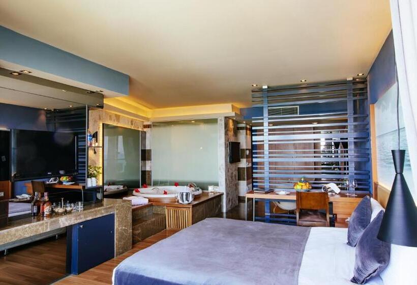 اتاق لوکس با وان آب گرم, Sherwood Blue Belek - Adults Only