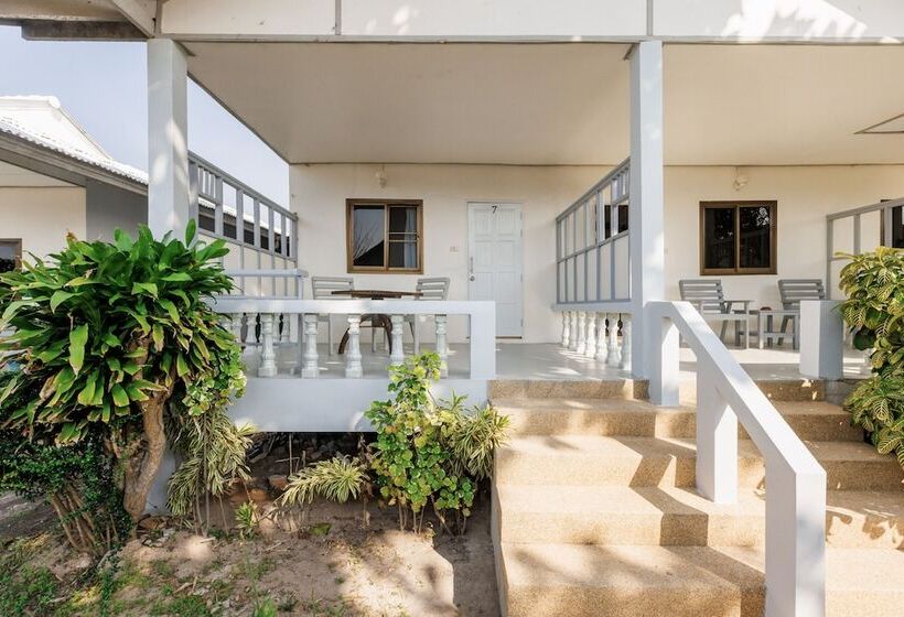 بانگلوی لوکس, Bay Beach Resort