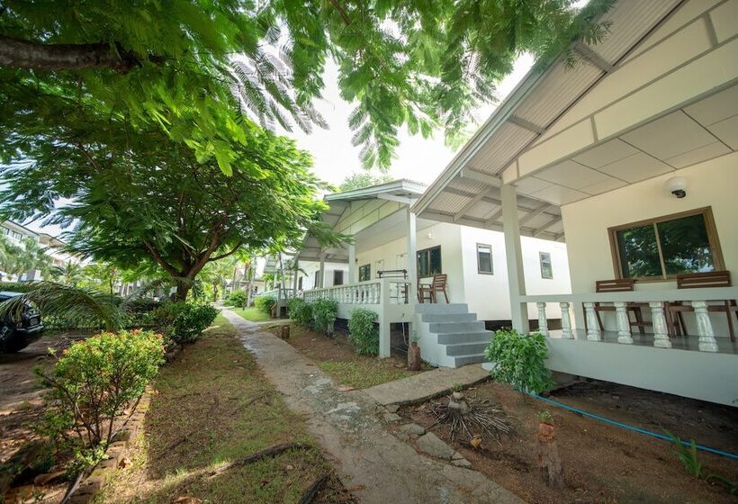 بانگلوی لوکس, Bay Beach Resort