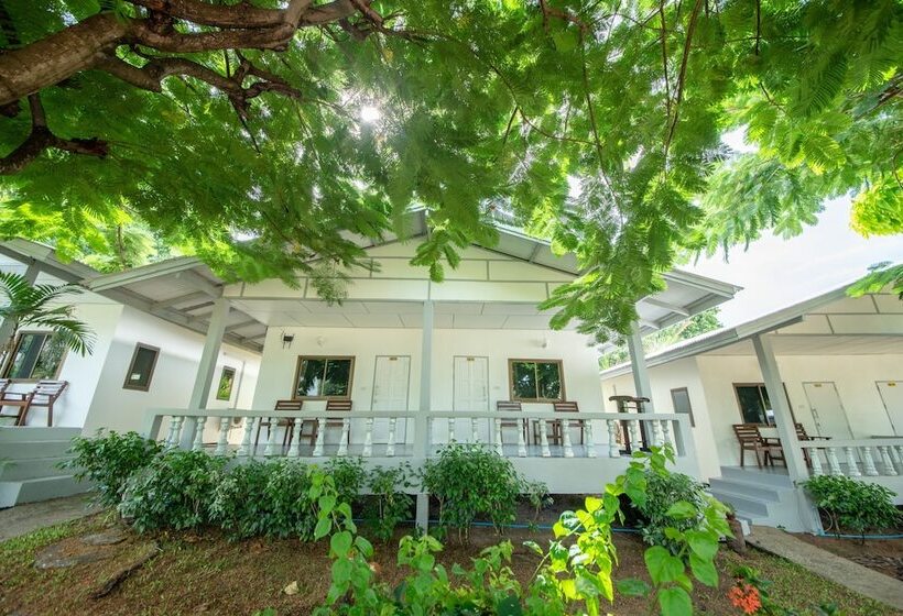 بانگلوی لوکس, Bay Beach Resort