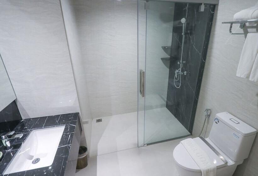 Deluxe room with river view, Fortune River View Hotel Nakhon Phanom