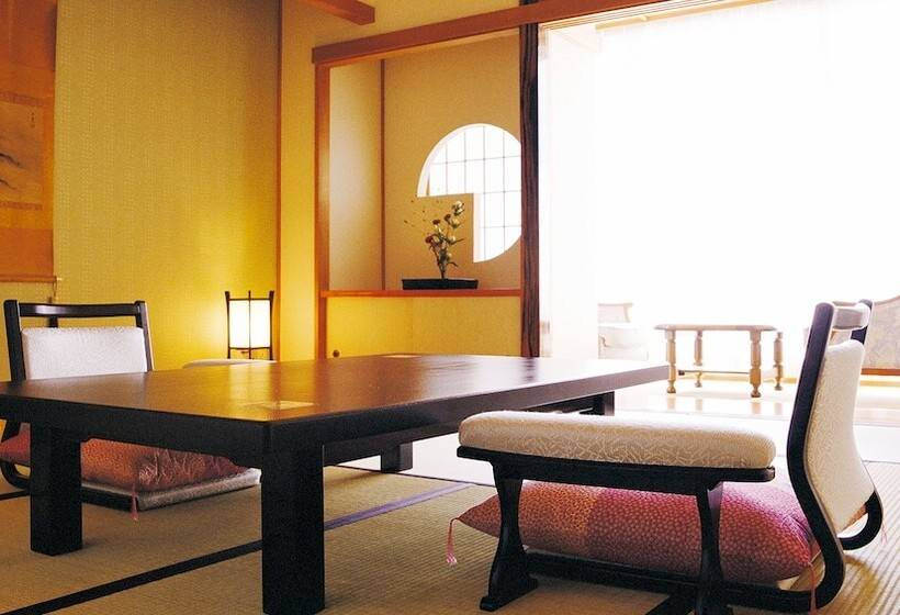 اتاق استاندارد, Hana Isawa