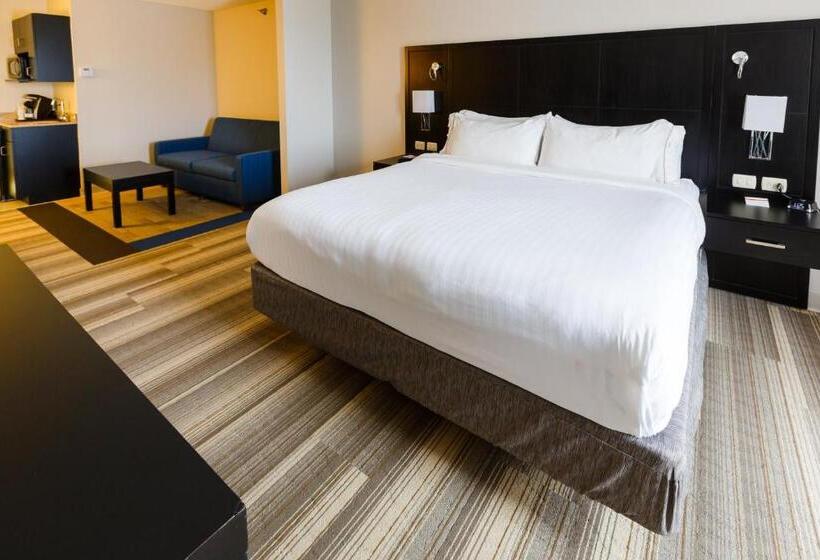 Люкс Кровать Кинг, Holiday Inn Express & Suites Shelbyville, An Ihg