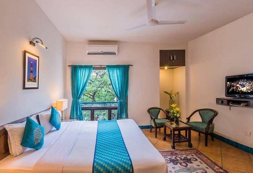 Номер Superior, Home@f37 Kailash Colony Metro