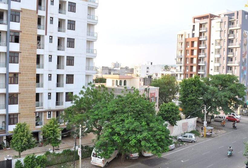 اتاق سوپریور, Raghuraj Palace