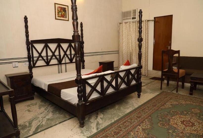 اتاق سوپریور, Raghuraj Palace