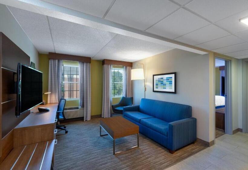 Люкс Адаптированный для Инвалидов, Holiday Inn Express State College At Williamsburg Square, An Ihg