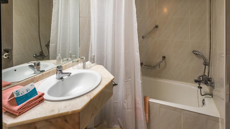 Люкс Адаптированный для Инвалидов, Holiday Inn Express State College At Williamsburg Square, An Ihg