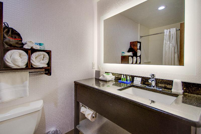 스탠다드 룸 킹사이즈 침대, Holiday Inn Express Dublin, An Ihg