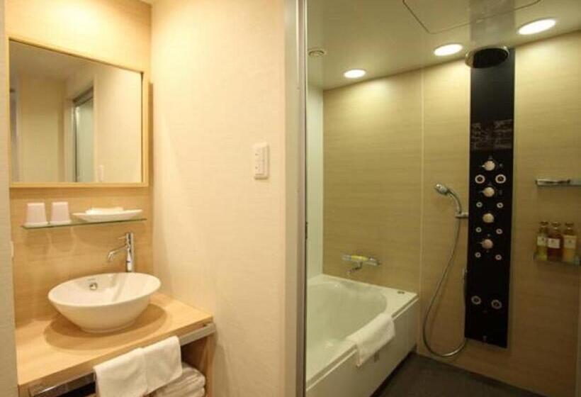 اتاق استاندارد چهار تخته, Keihan Kyobashi Grande