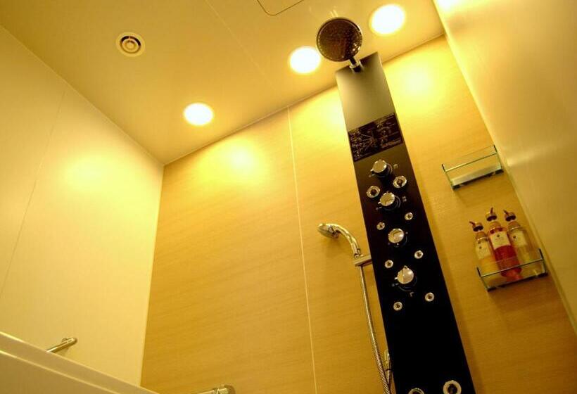 اتاق استاندارد چهار تخته, Keihan Kyobashi Grande