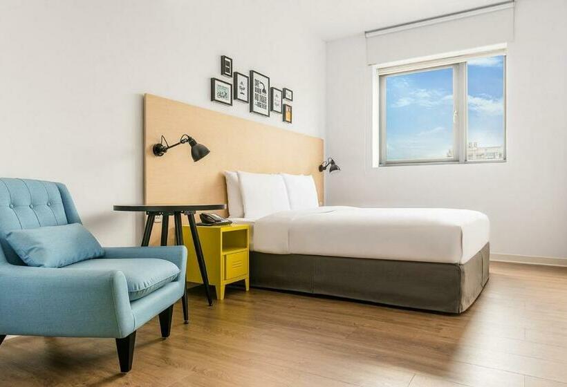 Standard Room King Size Bed, Amba Taipei Ximending