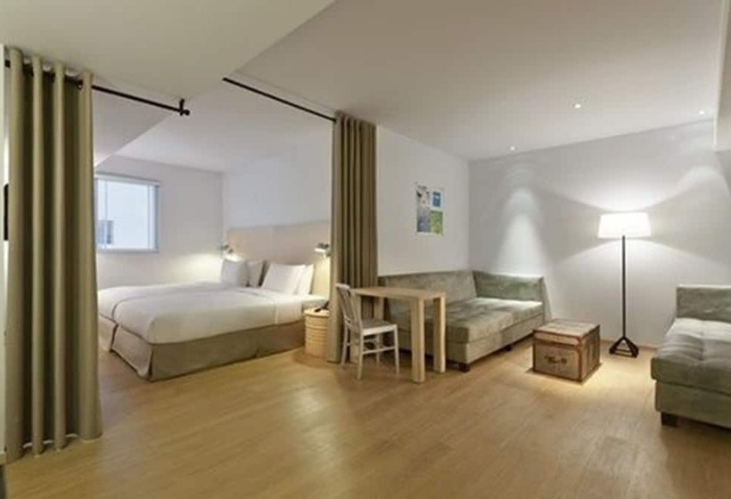 Standard Room, Amba Taipei Ximending