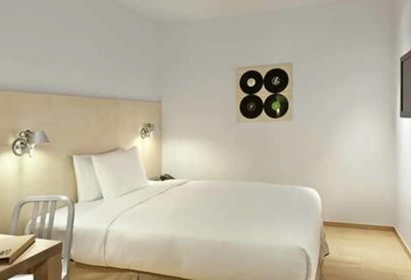 Standard Room, Amba Taipei Ximending