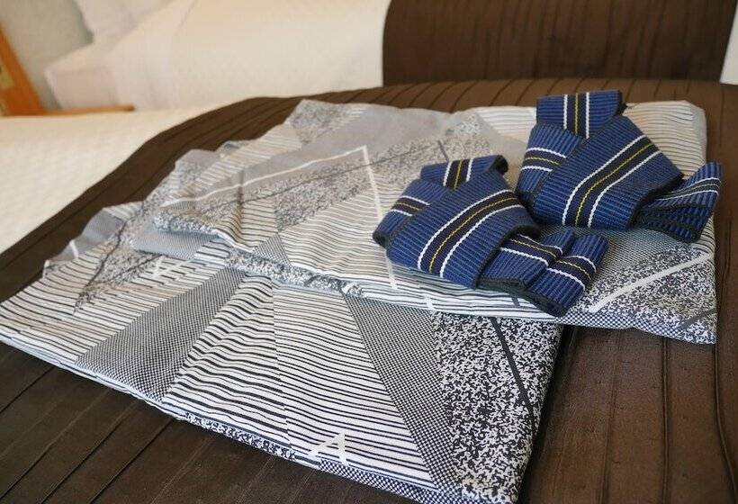 Номер Стандарт Трехместный, Court Hotel Shin Yokohama