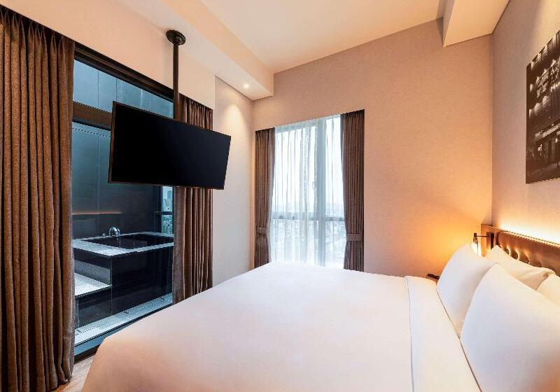 Номер Стандарт Адаптированный для Инвалидов, Holiday Inn Express Hotel & Suites Lander, An Ihg