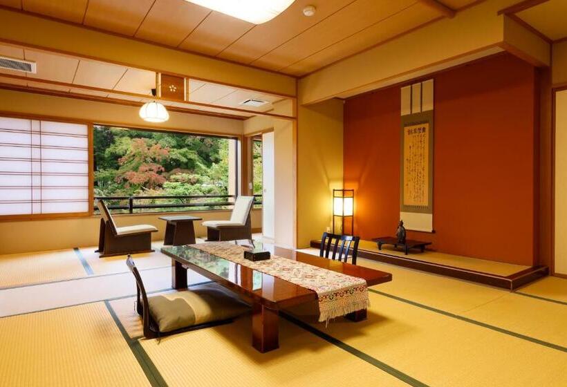 اتاق لوکس با چشم‌انداز باغ, Nikko Hoshinoyado