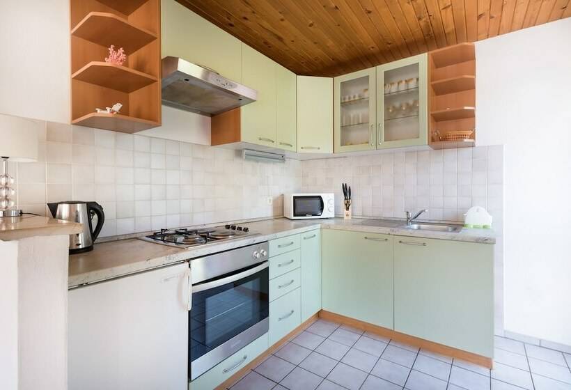 آپارتمان 3 خوابه, Apartments Karacic