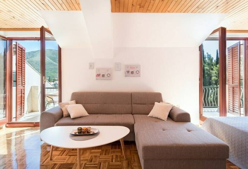آپارتمان 3 خوابه, Apartments Karacic