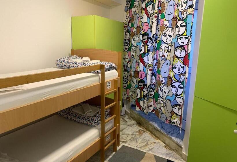 패밀리 룸, Hostel Split