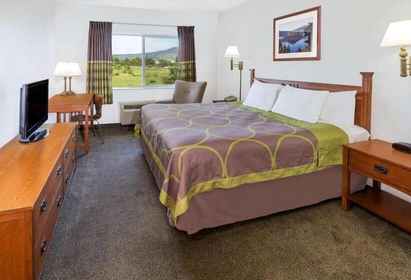 اتاق استاندارد با تخت بزرگ برای معلولان, Super 8 By Wyndham Central Pt Medford