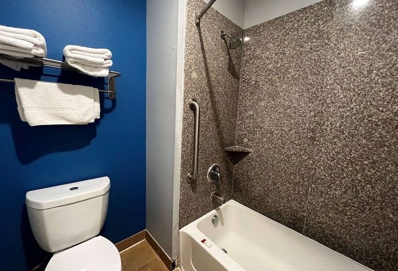 غرفه قياسيه سريرين مزدوجين, Super 8 By Wyndham Houston North I45