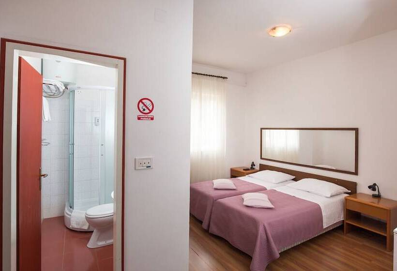 Quarto Estandar Vista Mar com Sacada, Villa Konalic