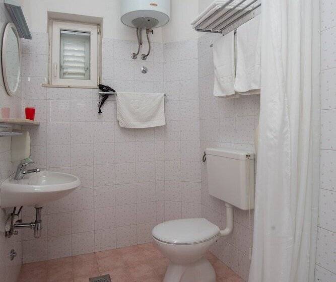 Comfort studio with sea view, Villa Konalic