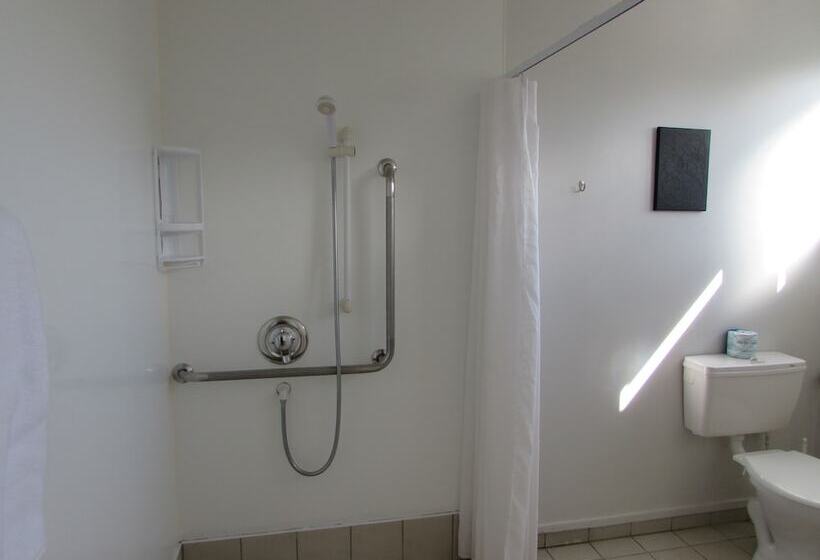 스탠다드 스튜디오, Fitzherbert Court Motel
