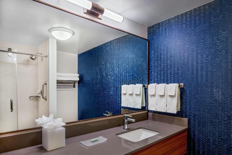 스탠다드 룸 킹사이즈 침대, Fairfield Inn & Suites By Marriott Brunswick Freeport
