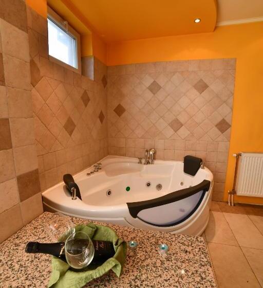 סוויטת ג'וניור, Garni Hotel Garson Lux Ns