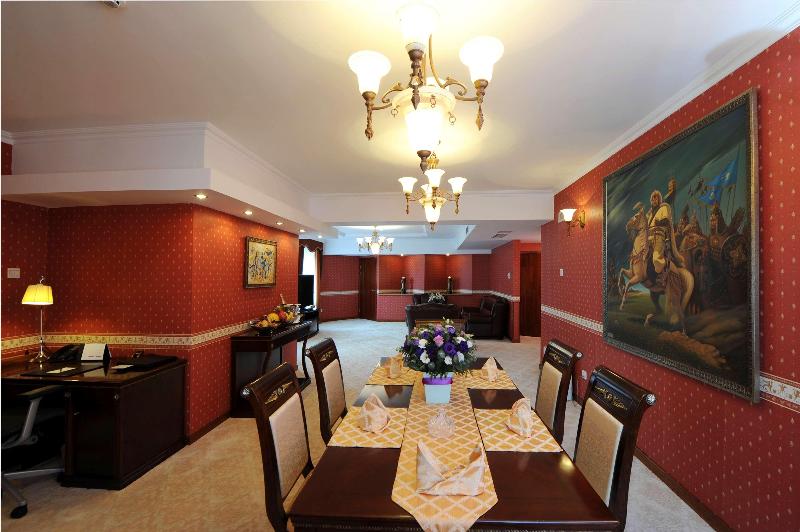 سوئیت پرزیدنت, Kempinski Hotel Khan Palace