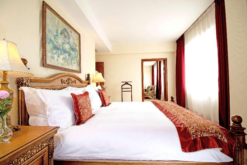 سوییت اجرایی, Kempinski Hotel Khan Palace