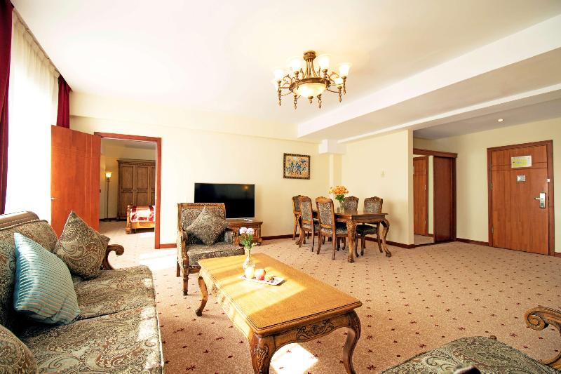 سوییت اجرایی, Kempinski Hotel Khan Palace