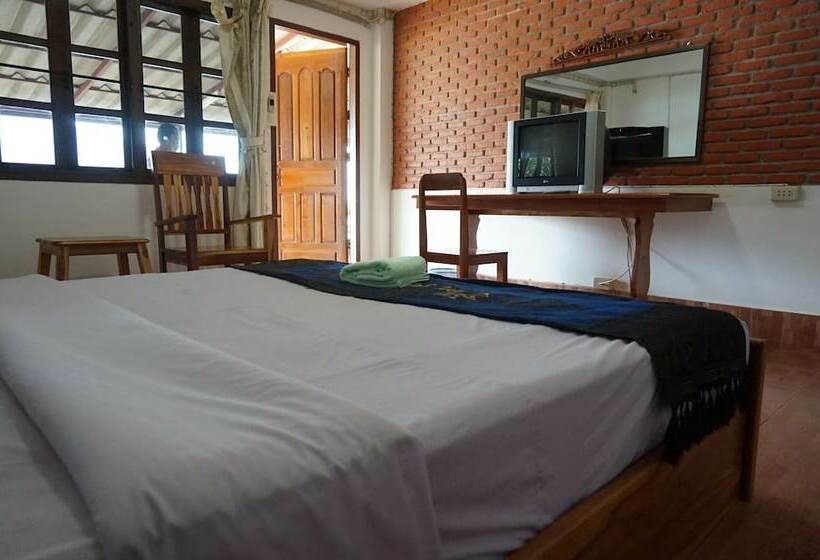 اتاق استاندارد با چشم‌انداز رودخانه, Mekong Paradise Resort