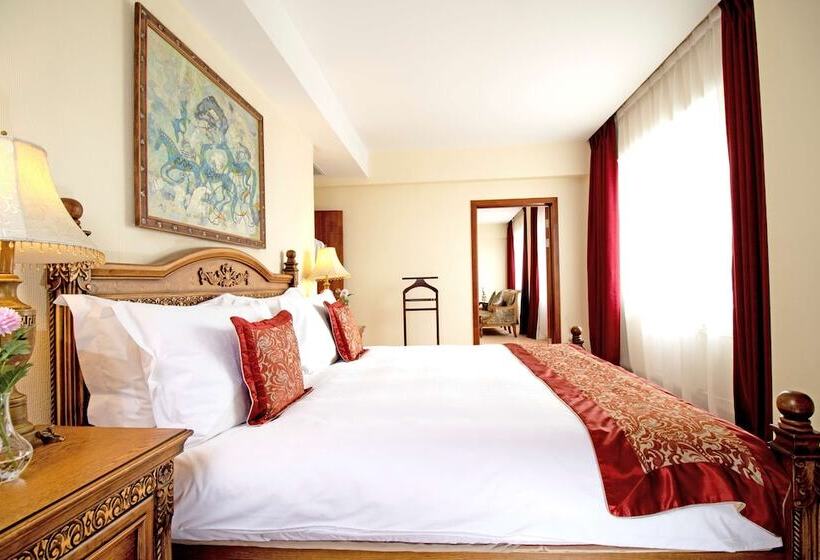 سوییت اجرایی, Kempinski Hotel Khan Palace