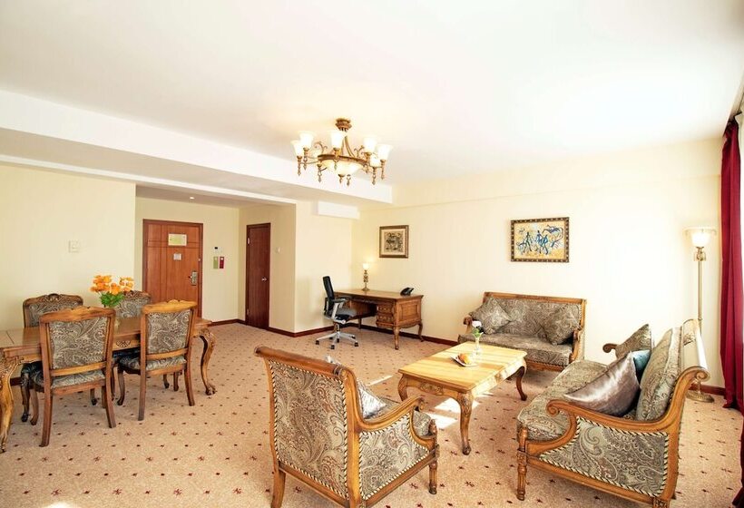 سوییت اجرایی, Kempinski Hotel Khan Palace