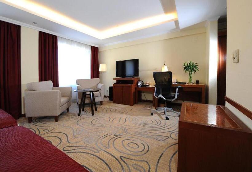 اتاق سوپریور, Kempinski Hotel Khan Palace