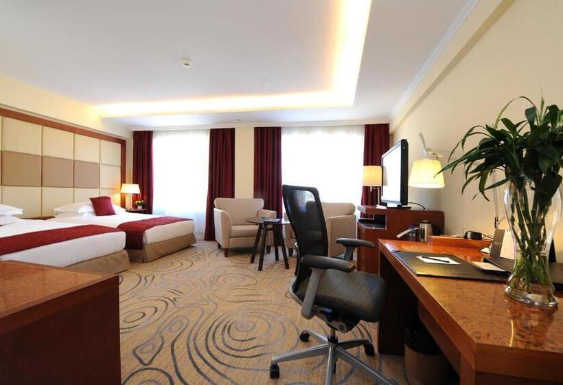 اتاق سوپریور, Kempinski Hotel Khan Palace