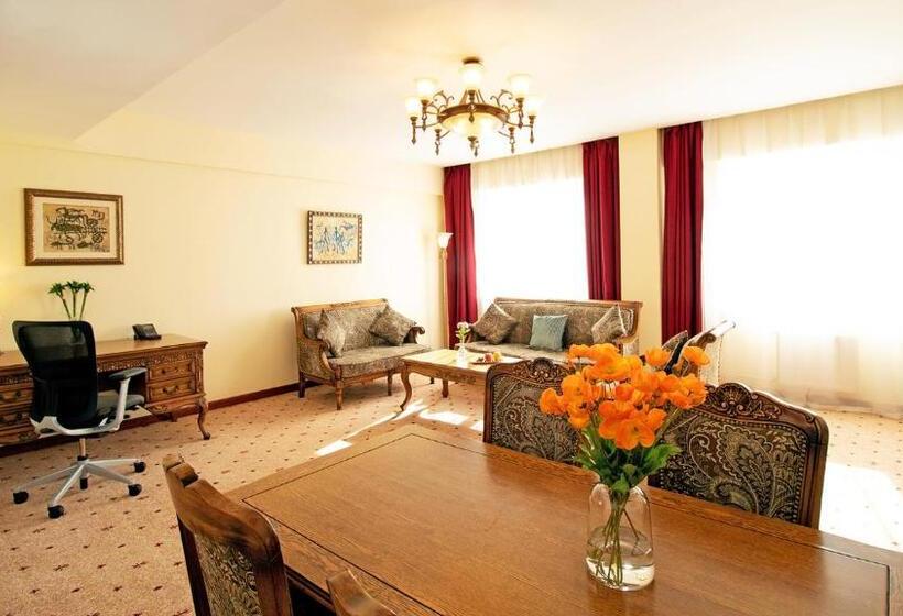 سوییت اجرایی, Kempinski Hotel Khan Palace