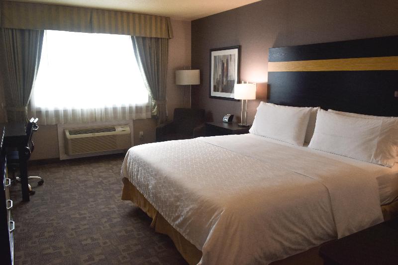 Стандартный Номер Кровать Кинг, Holiday Inn Express And Suites Dawson Creek, An Ihg