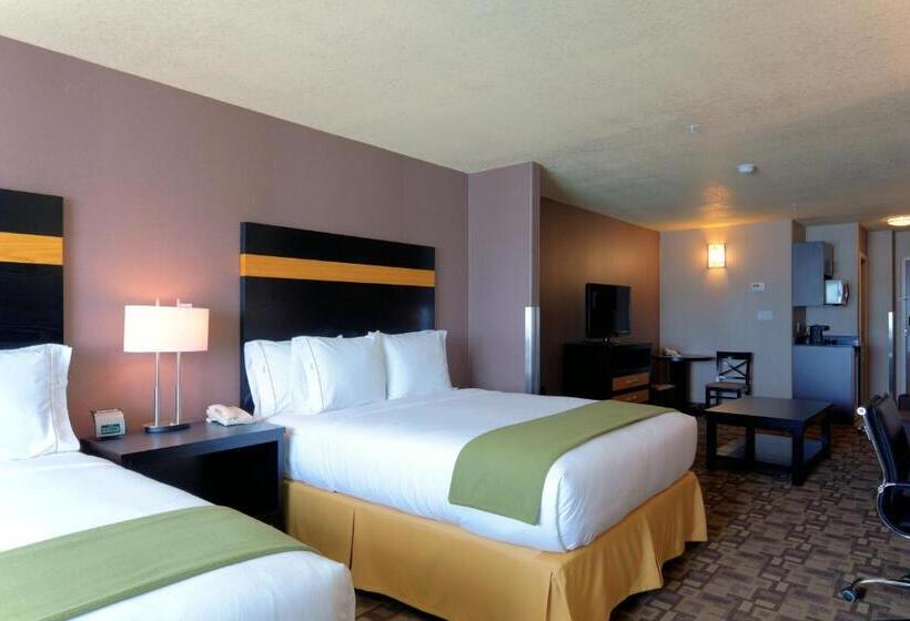 Номер Стандарт Кровать Кинг Адаптированный для Инвалидов, Holiday Inn Express And Suites Dawson Creek, An Ihg
