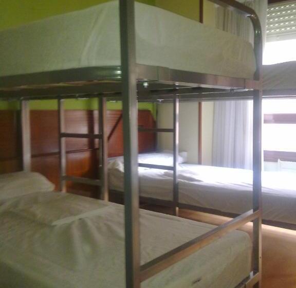 اتاق استاندارد سه نفره, Moon Hostel Bio